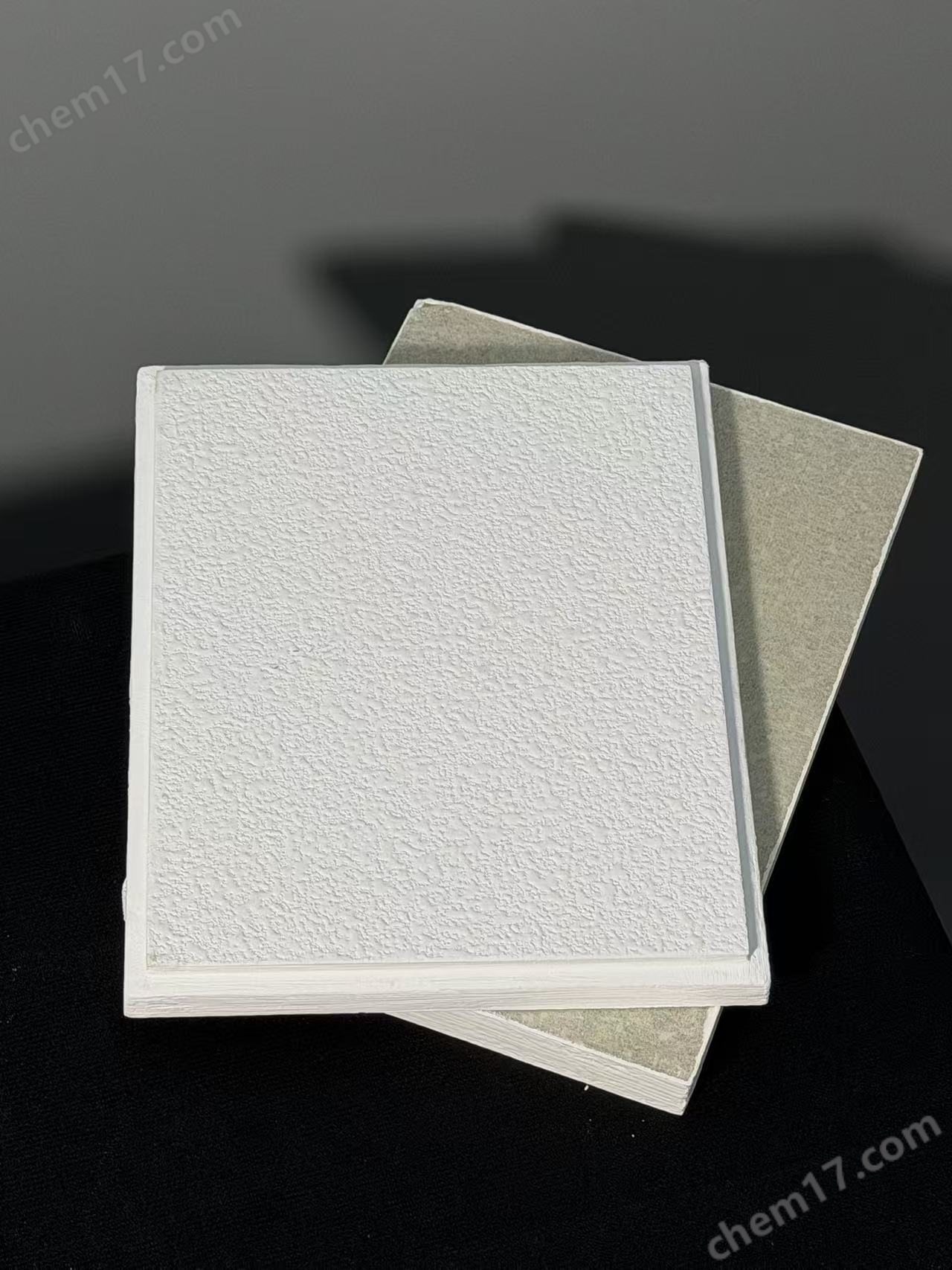 巖棉天花板（用于隔音和保溫）