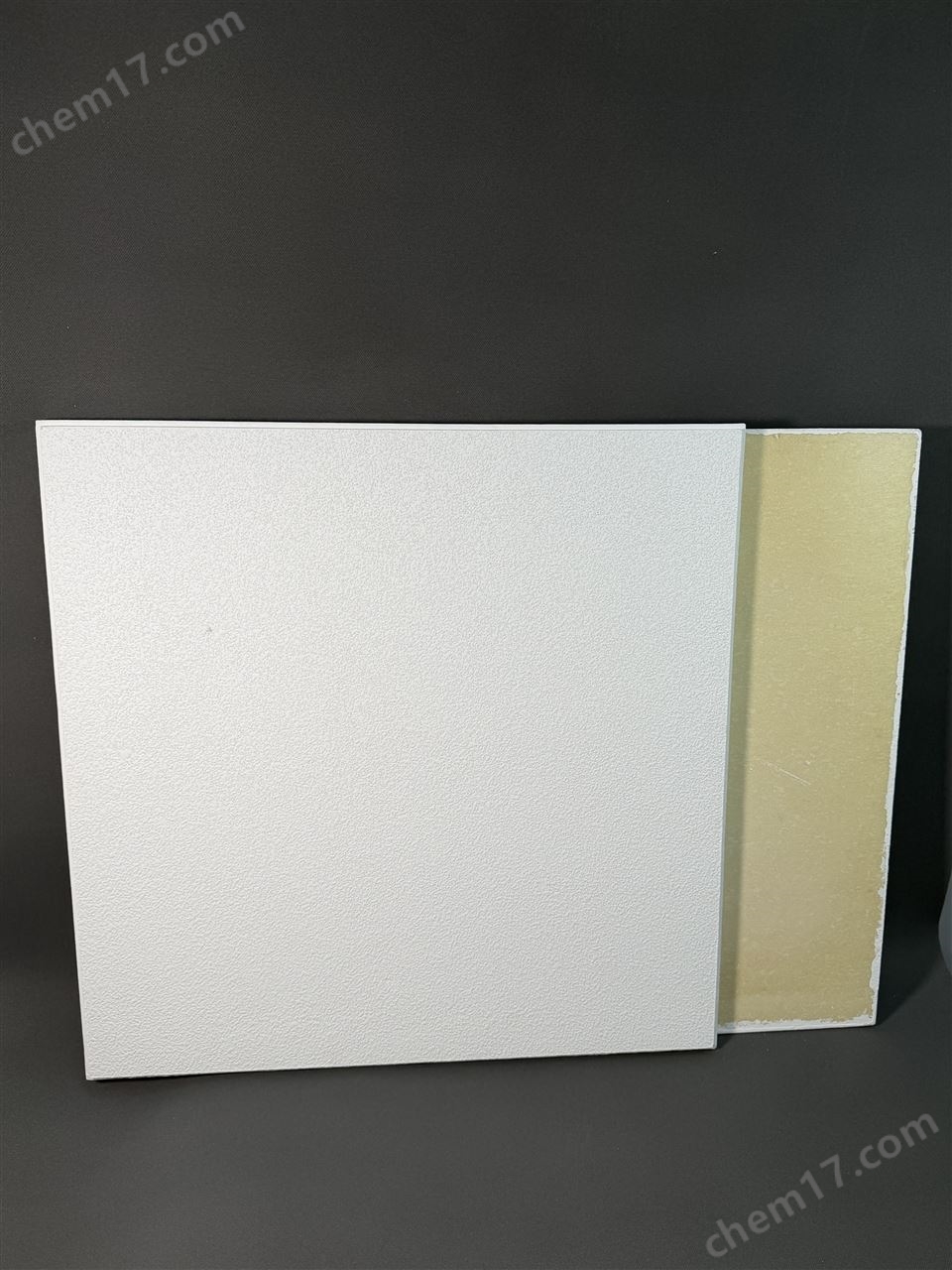 巖棉天花板（用于隔音和保溫）