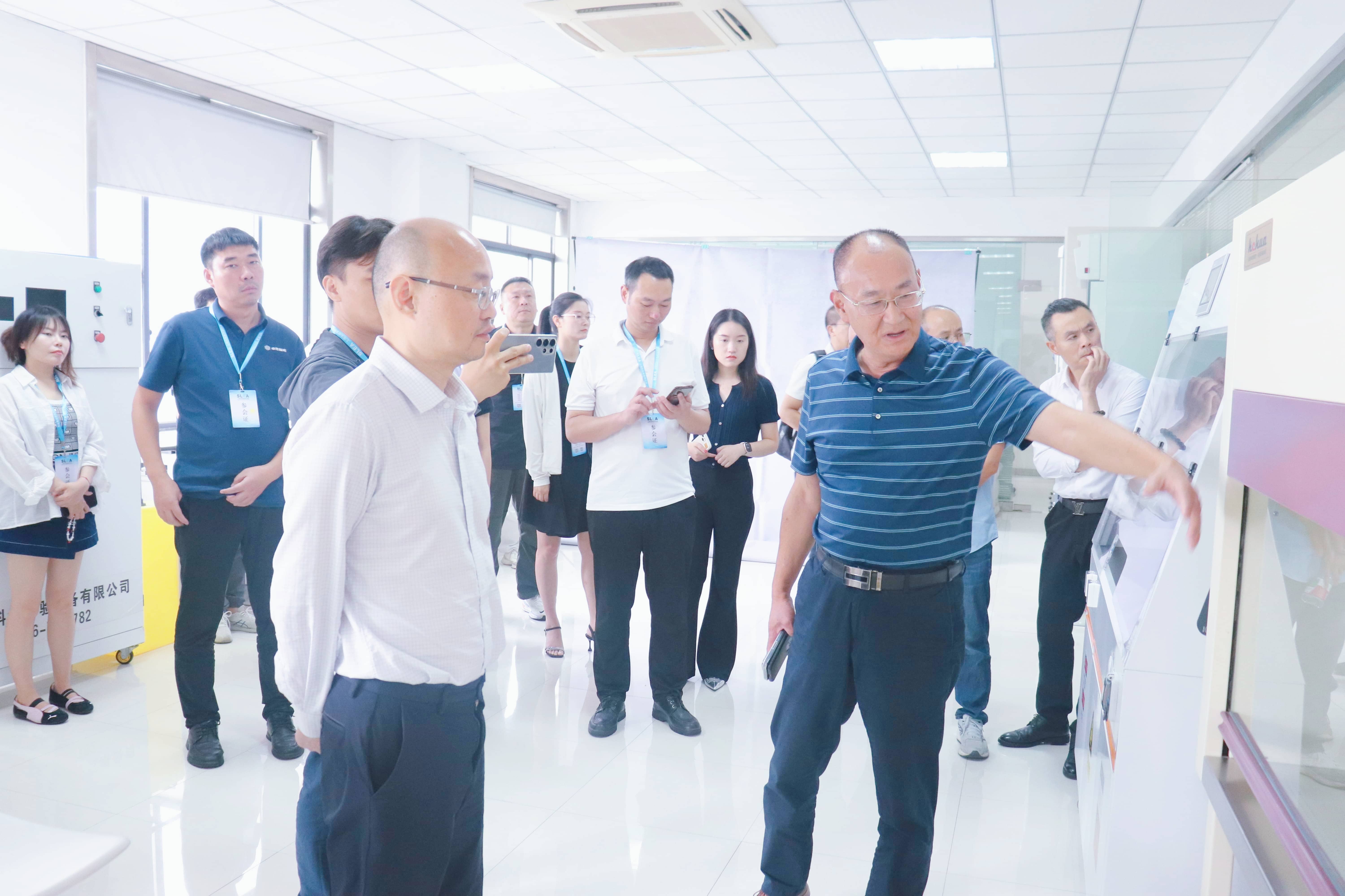 共展未來 | 上海實(shí)驗(yàn)室裝備協(xié)會相關(guān)領(lǐng)導(dǎo)來訪杭州科華