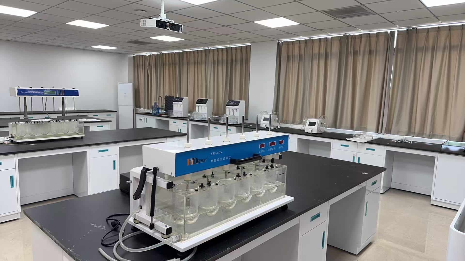 專業(yè)護(hù)航，助力醫(yī)學(xué)教育發(fā)展 —— 海益達(dá)工程師赴泉州醫(yī)專完成設(shè)備安裝調(diào)試