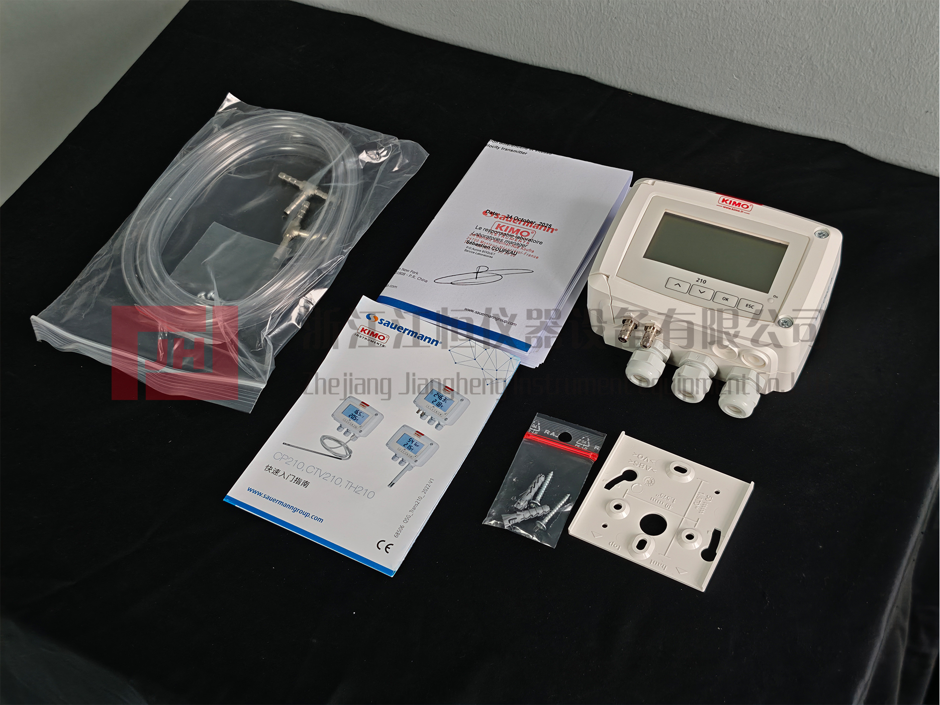 CP218-BO-1.jpg 工業(yè)級可靠監(jiān)測:凱茂 CP219 四合一變送器核心亮點速覽